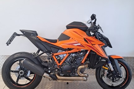 KTM 1390 Super Duke R EVO