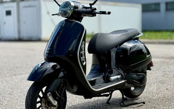 Gebrauchtmotorrad Vespa GTS 300 hpe Super Tech - Bild 1