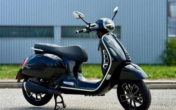 Gebrauchtmotorrad Vespa GTS 300 hpe Super Tech - Bild 4