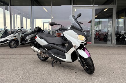 Yamaha XMAX 125