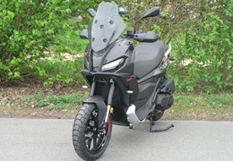 Neumotorrad Aprilia SR GT 400