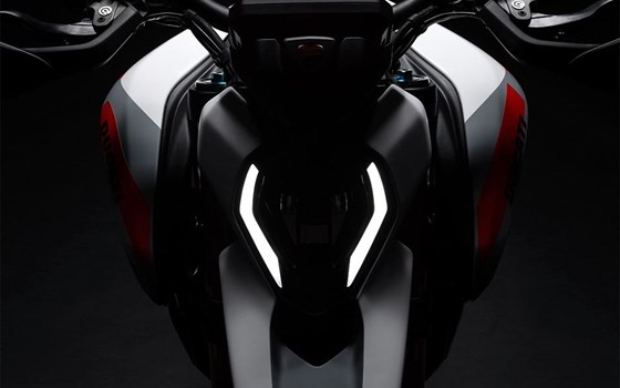 Neufahrzeug Ducati Hypermotard V2 - Bild 6