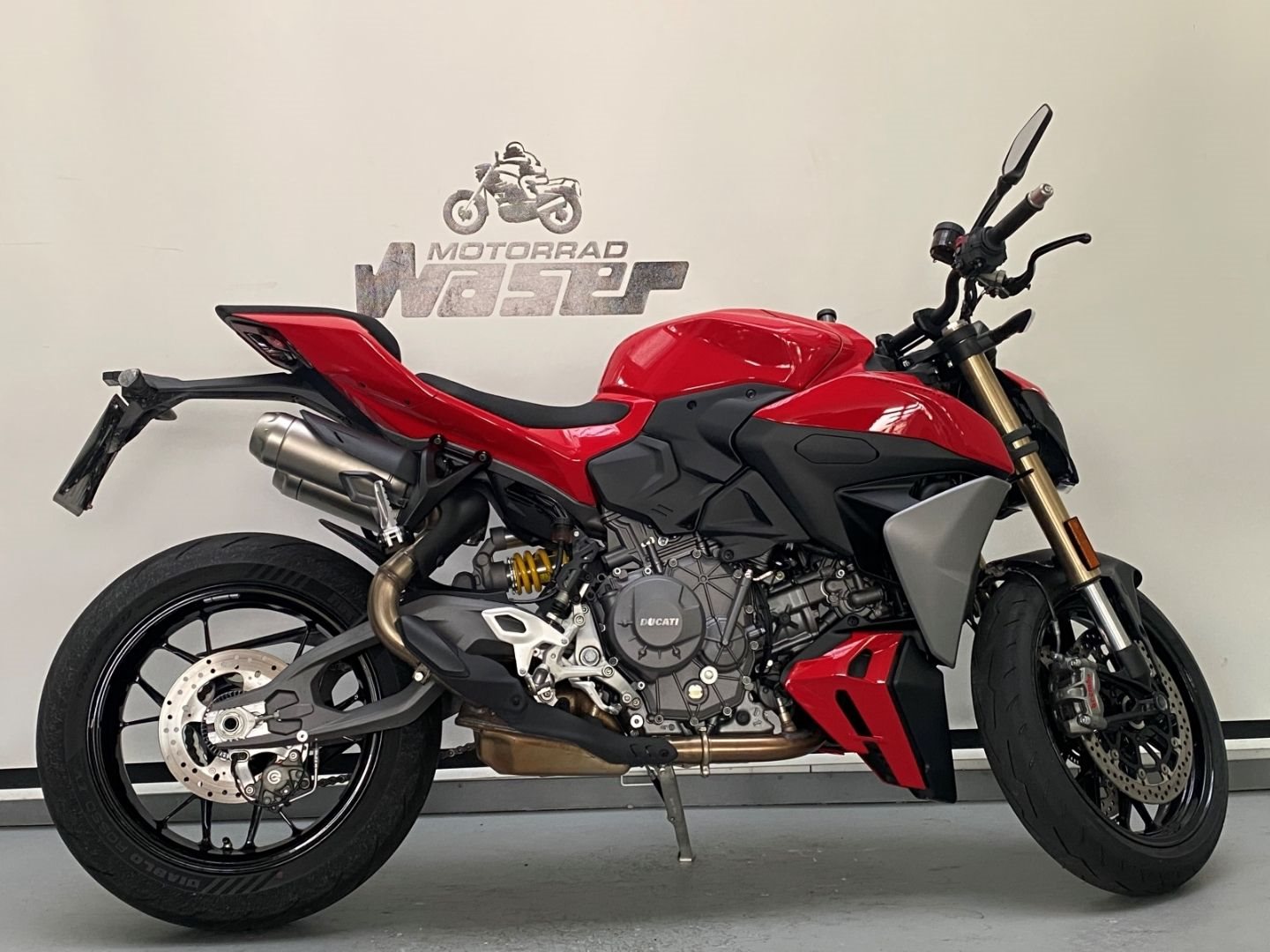 Ducati Streetfighter V2