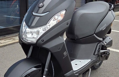 Neumotorrad Peugeot Kisbee S Naked