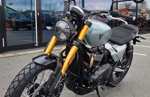 Neumotorrad Triumph Scrambler 900