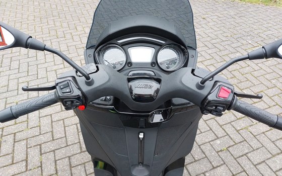 Gebrauchtmotorrad Piaggio MP3 300 - Bild 13
