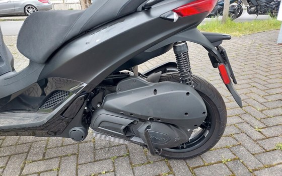 Gebrauchtmotorrad Piaggio MP3 300 - Bild 16