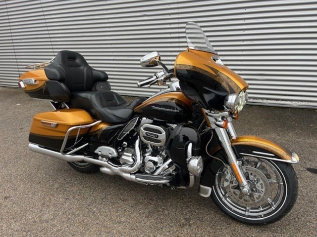 Harley-Davidson CVO Ultra Limited FLHTKSE (gold) - Bild 14