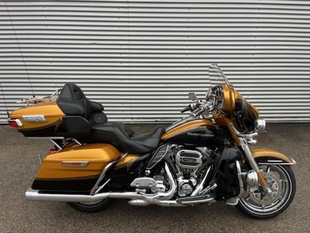 Harley-Davidson CVO Ultra Limited FLHTKSE (gold) - Bild 16