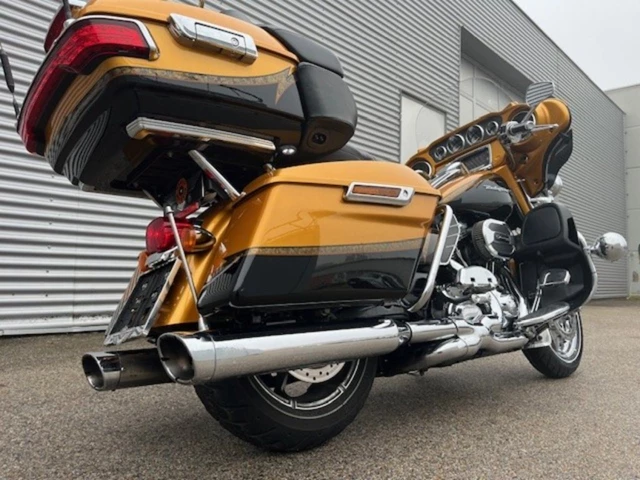 Harley-Davidson CVO Ultra Limited FLHTKSE (gold) - Bild 9