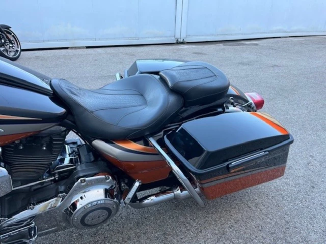Harley-Davidson CVO Street Glide FLHXSE (schwarz) - Bild 11