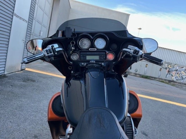 Harley-Davidson CVO Street Glide FLHXSE (schwarz) - Bild 12