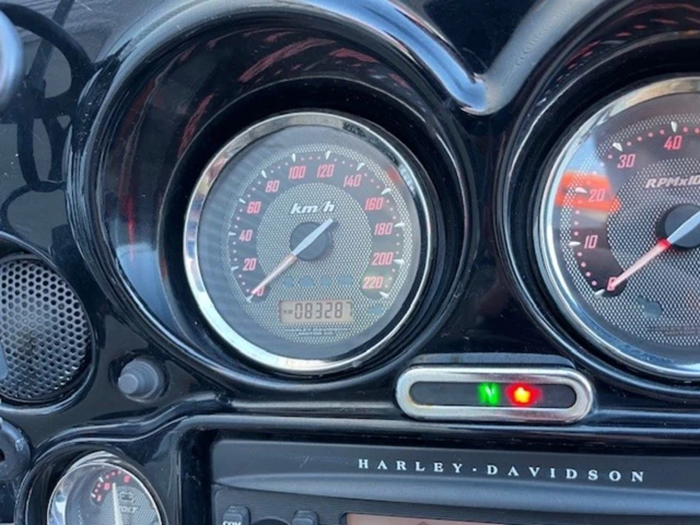 Harley-Davidson CVO Street Glide FLHXSE (schwarz) - Bild 13