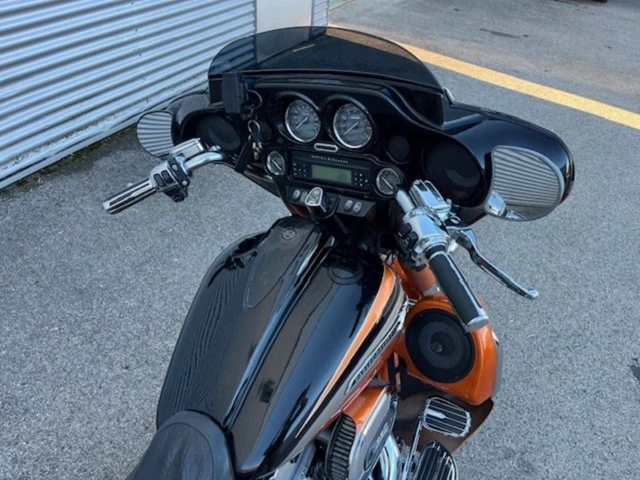 Harley-Davidson CVO Street Glide FLHXSE (schwarz) - Bild 5