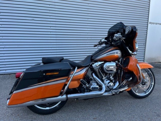 Harley-Davidson CVO Street Glide FLHXSE (schwarz) - Bild 8