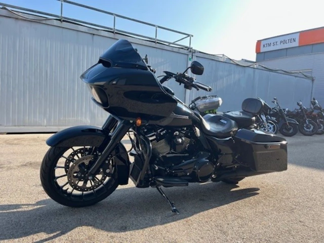 Harley-Davidson Road Glide Ultra (schwarz) - Bild 11