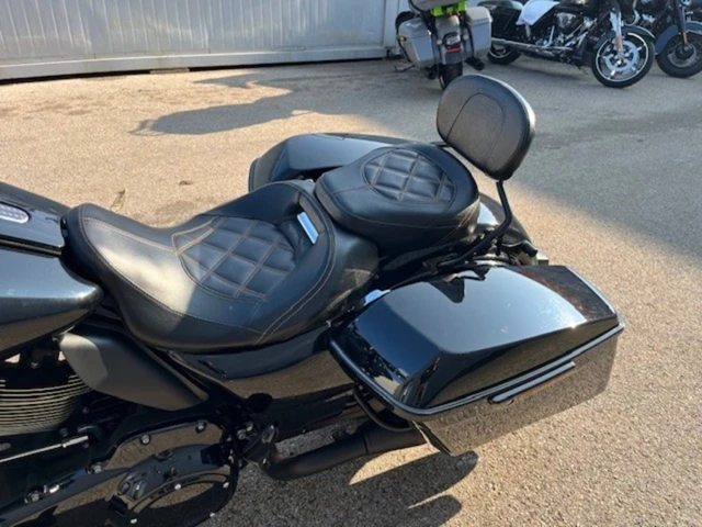 Harley-Davidson Road Glide Ultra (schwarz) - Bild 12