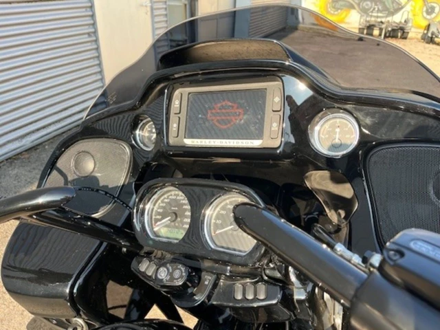 Harley-Davidson Road Glide Ultra (schwarz) - Bild 15