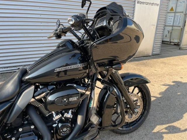 Harley-Davidson Road Glide Ultra (schwarz) - Bild 3