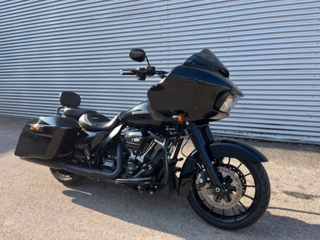 Harley-Davidson Road Glide Ultra (schwarz) - Bild 4