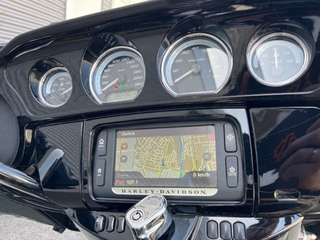 Harley-Davidson FLHTK Electra Glide Ultra Limited (schwarz) - Bild 13