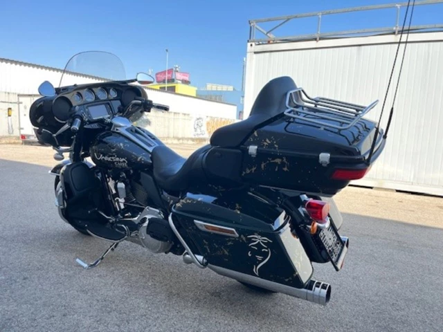 Harley-Davidson FLHTK Electra Glide Ultra Limited (schwarz) - Bild 8