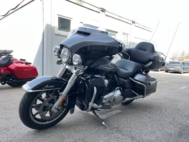 Harley-Davidson Touring Electra Glide Ultra Limited FLHTK (schwarz) - Bild 10