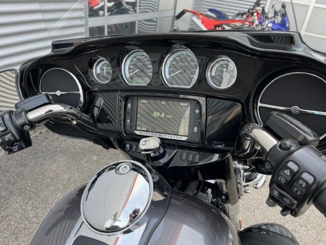 Harley-Davidson Touring Electra Glide Ultra Limited FLHTK (schwarz) - Bild 11