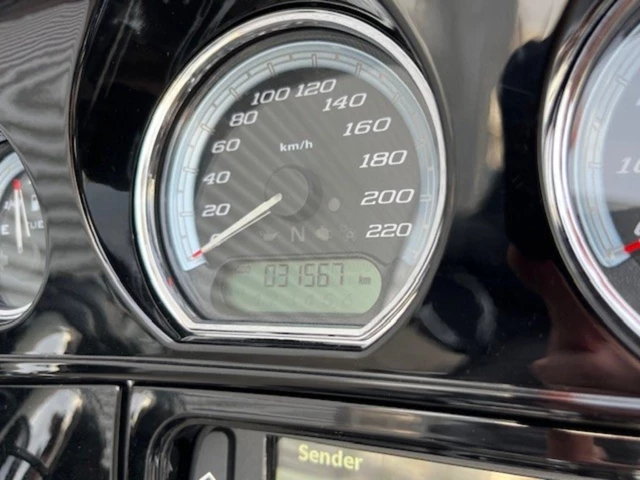 Harley-Davidson Touring Electra Glide Ultra Limited FLHTK (schwarz) - Bild 12