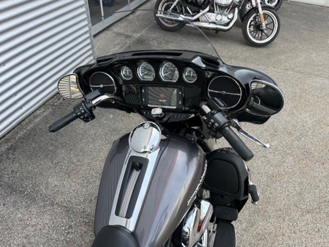 Harley-Davidson Touring Electra Glide Ultra Limited FLHTK (schwarz) - Bild 5