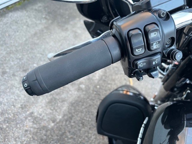 Harley-Davidson FLHTK Electra Glide Ultra Limited (schwarz) - Bild 11