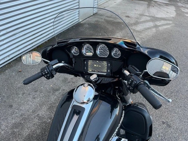 Harley-Davidson Touring Electra Glide Ultra Limited FLHTK (schwarz) - Bild 4