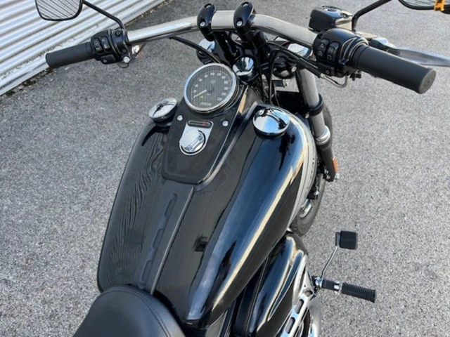 Harley-Davidson Softail Fat Bob FXFB (schwarz) - Bild 5