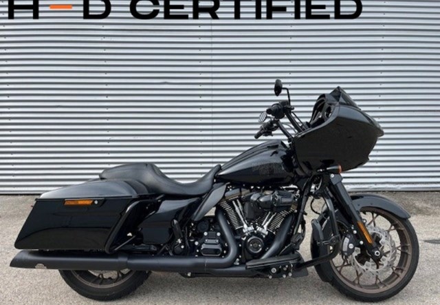 Harley-Davidson Touring Road Glide ST (schwarz)