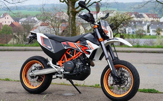 Gebrauchtmotorrad KTM 690 SMC R - Bild 3