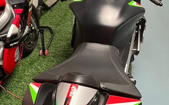 Gebrauchtmotorrad Aprilia RSV 4 Factory - Bild 11