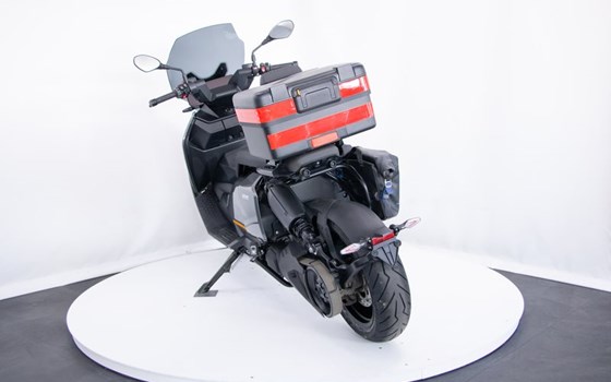 Gebrauchtmotorrad BMW CE 04 - Bild 5