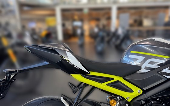 Neufahrzeug Triumph Street Triple - Bild 11