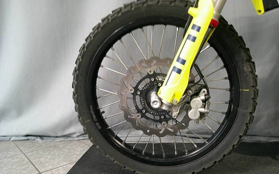 Gebrauchtmotorrad Husqvarna 701 Enduro - Bild 10