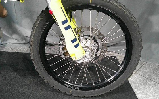 Gebrauchtmotorrad Husqvarna 701 Enduro - Bild 9