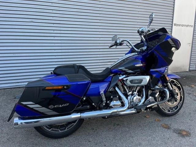 Harley-Davidson CVO Road Glide FLTRXSE (blau) - Bild 10