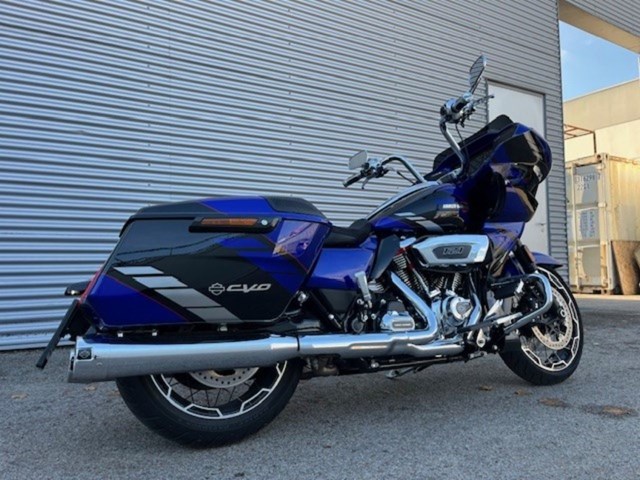 Harley-Davidson CVO Road Glide FLTRXSE (blau) - Bild 11
