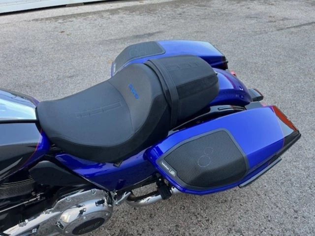 Harley-Davidson CVO Road Glide FLTRXSE (blau) - Bild 14