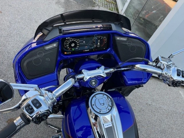 Harley-Davidson CVO Road Glide FLTRXSE (blau) - Bild 15