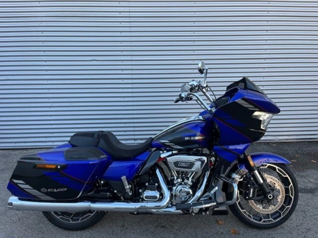 Harley-Davidson CVO Road Glide FLTRXSE (blau) - Bild 2