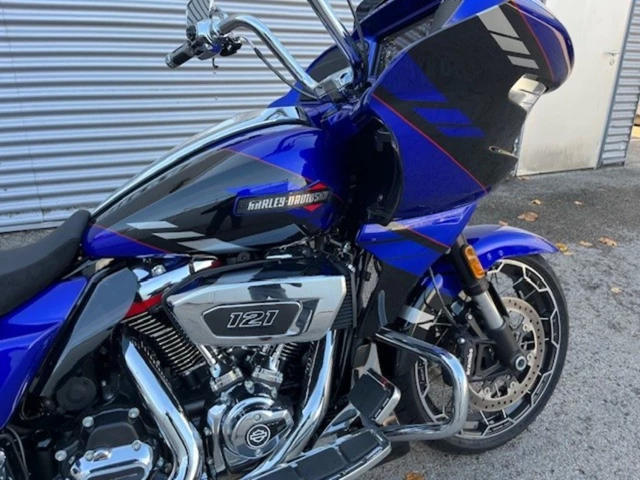Harley-Davidson CVO Road Glide FLTRXSE (blau) - Bild 3