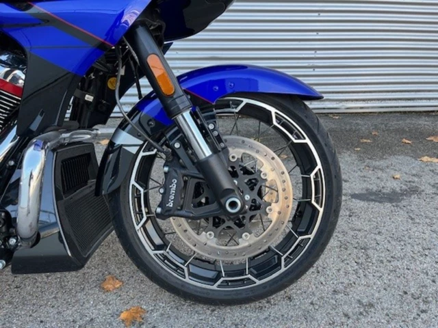 Harley-Davidson CVO Road Glide FLTRXSE (blau) - Bild 5