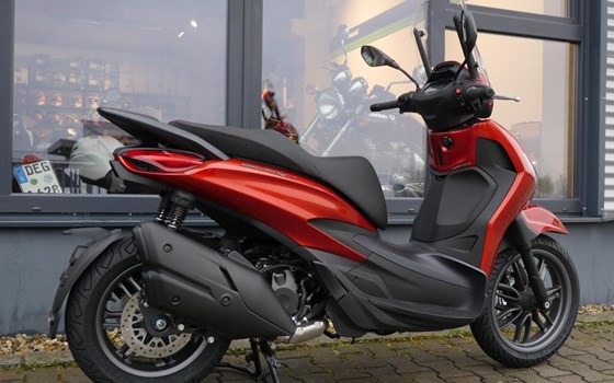 Gebrauchtmotorrad Piaggio Beverly 400 S - Bild 4