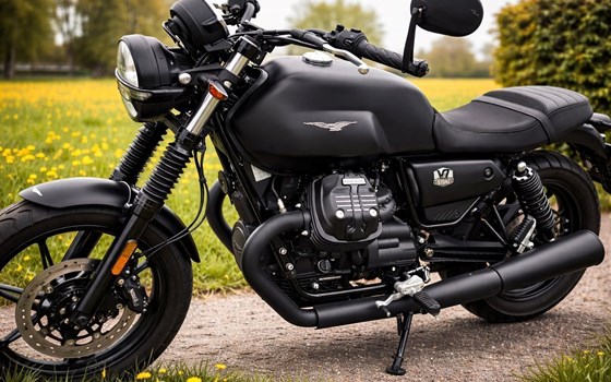 Gebrauchtmotorrad Moto Guzzi V7 Stone - Bild 2