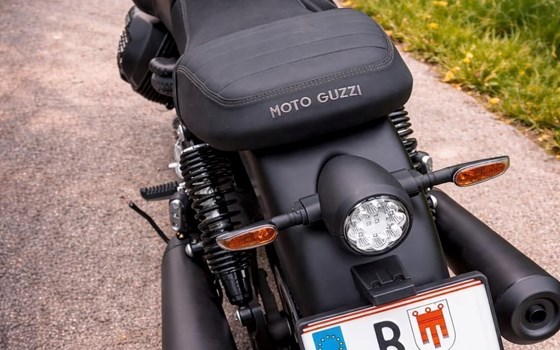 Gebrauchtmotorrad Moto Guzzi V7 Stone - Bild 5